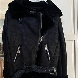 Elegant Black Jacket with Fur Collar